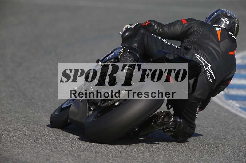 /Archiv-2024/02 29.01.-02.02.2024 Moto Center Thun Jerez/Gruppe schwarz-black/backside